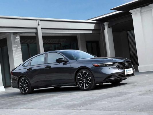 kaufen ABS-Sicherheitsmerkmale Benzinauto mit 4 Zylindern und einer Höchstgeschwindigkeit von 120-160 mph, perfekt für Flottenbetriebe Online-Herstellung