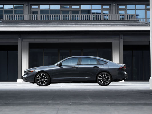 Mua Tốc độ tối đa 180 Xe ô tô chạy xăng 4 xi-lanh và Tiết kiệm nhiên liệu 20 đến 30 MPG Được thiết kế để truyền lực sản xuất trực tuyến